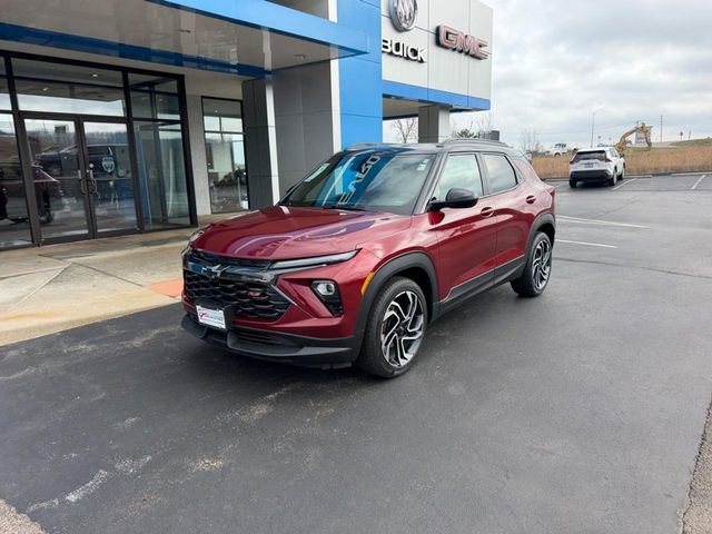 Used 2025 Chevrolet TrailBlazer RS image 2