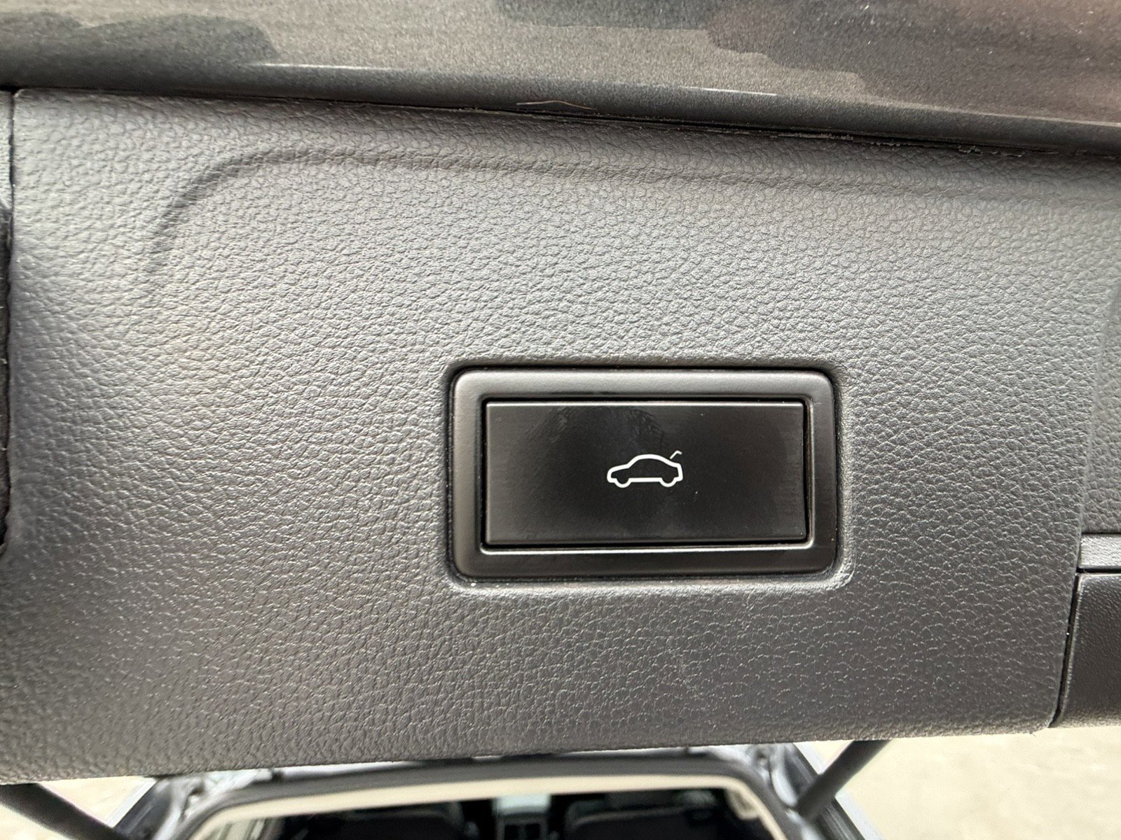 Used 2019 Volkswagen Atlas SEL Premium AWD/4WD image 25