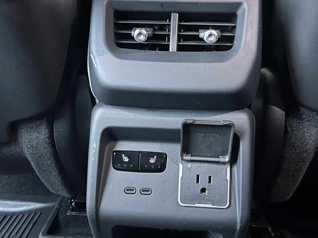 Used 2025 Cadillac Optiq Sport 2 w/ LPO, Floor Liner Package AWD/4WD image 14