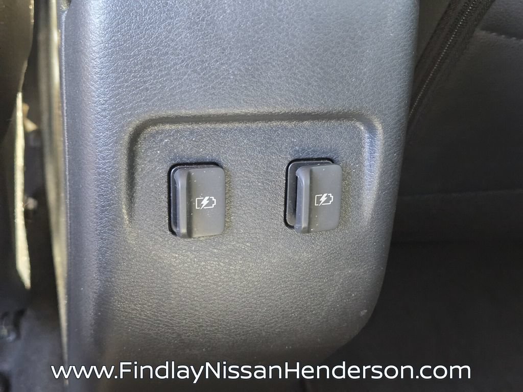 Used 2023 Nissan Kicks SR w/ SR Premium Package FWD image 12