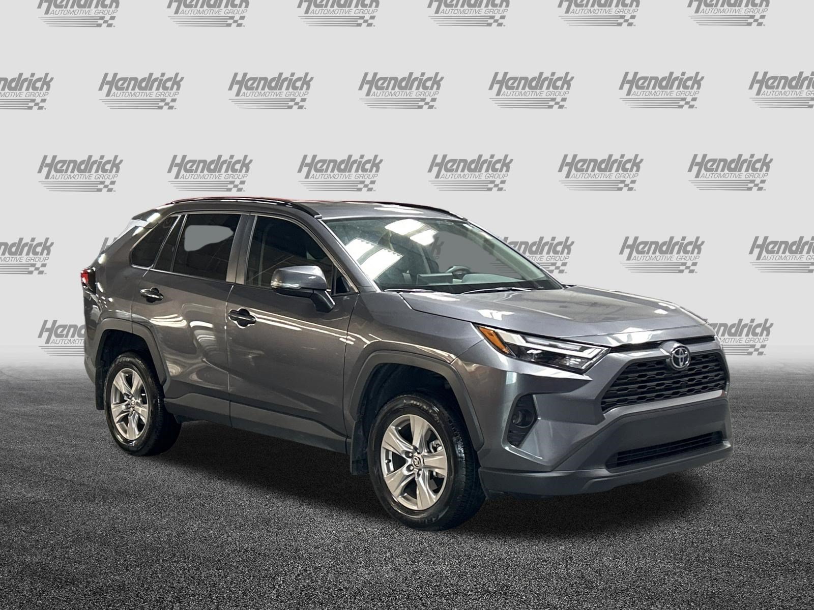 Used 2025 Toyota RAV4 XLE FWD image 2