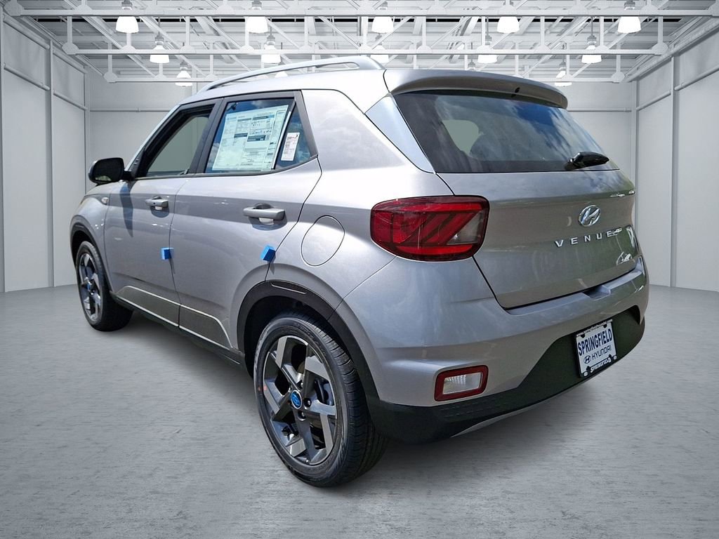 New 2026 Hyundai Venue SEL FWD image 2