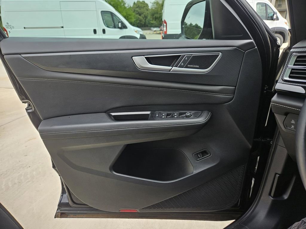 Used 2024 Volkswagen Atlas Cross Sport SEL Premium R-Line image 11