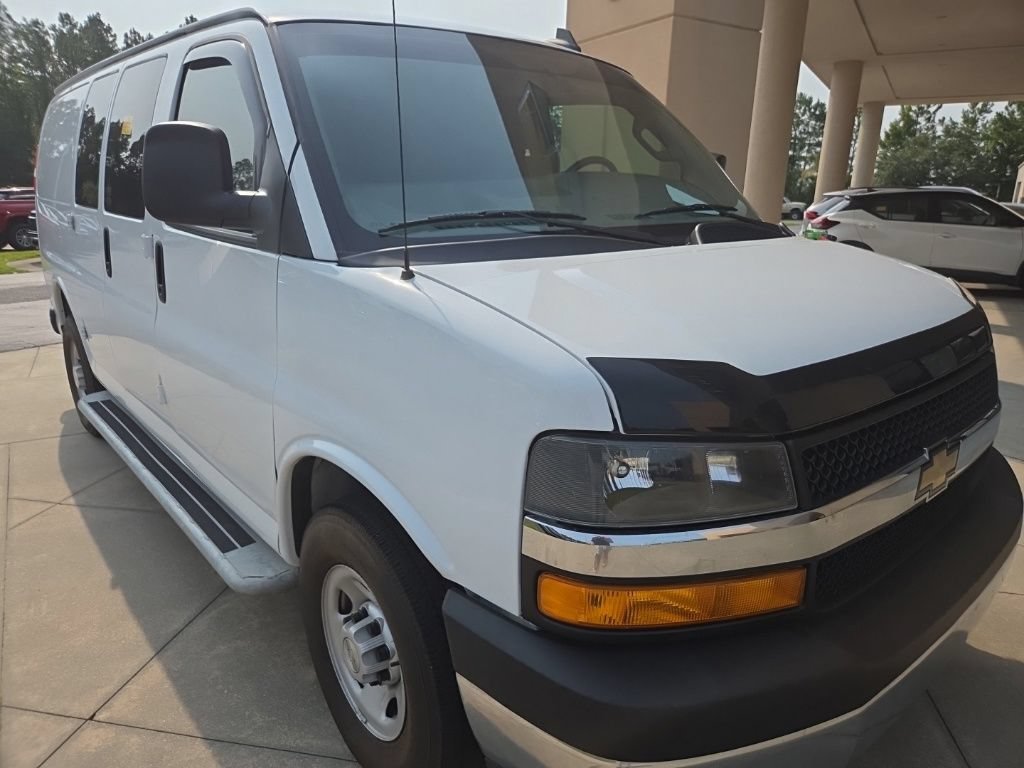 Used 2024 Chevrolet Express 2500 w/ Driver Convenience Package RWD image 8