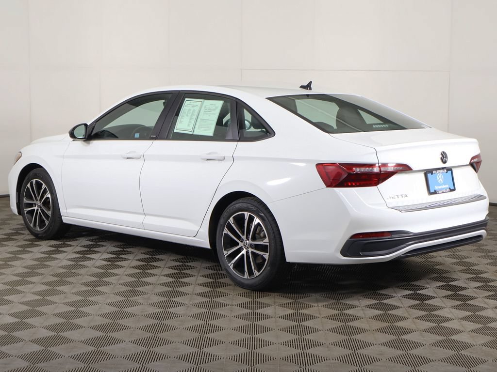 Used 2023 Volkswagen Jetta Sport FWD image 7