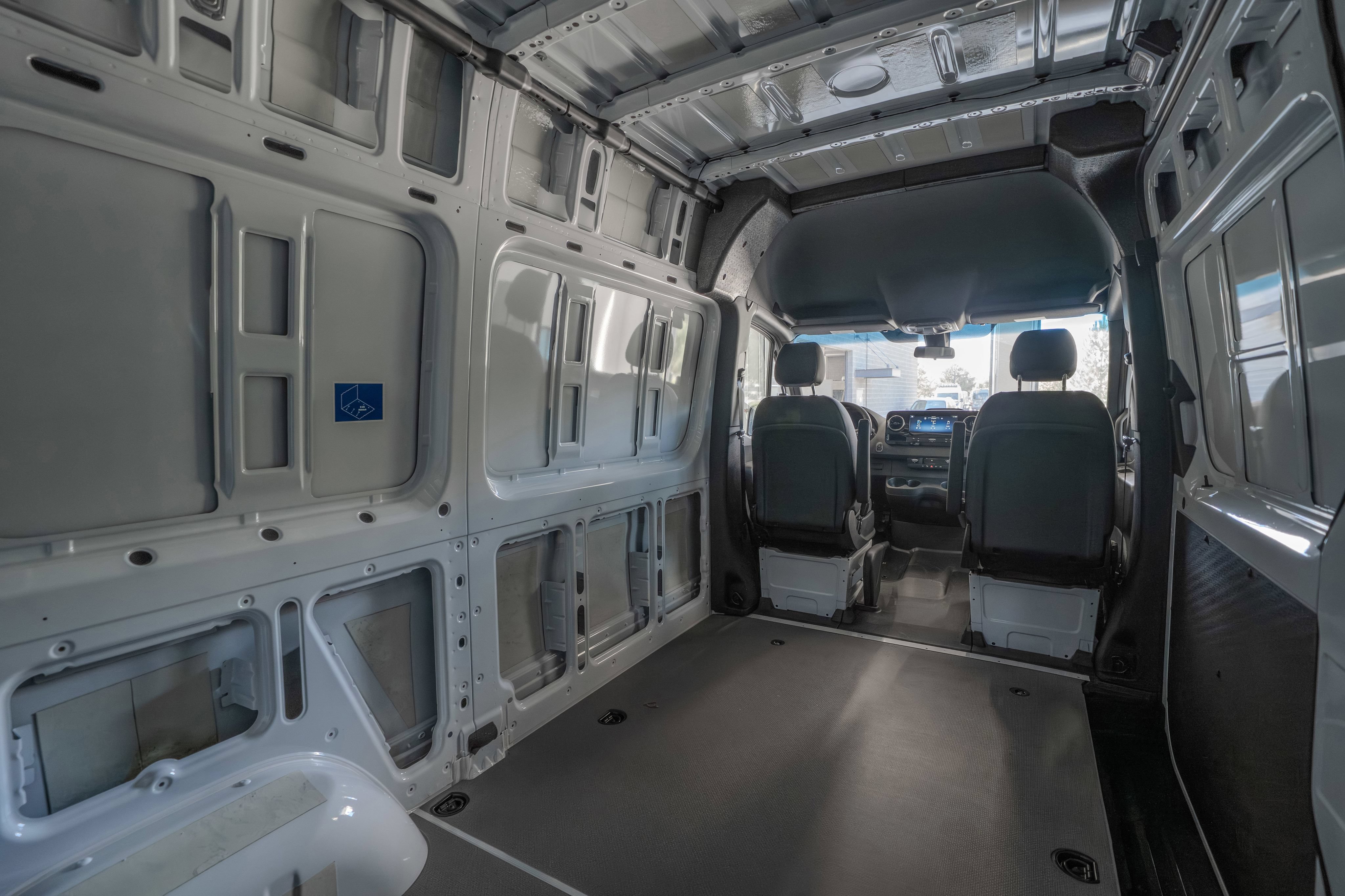 Used 2025 Mercedes-Benz Sprinter 2500 image 30