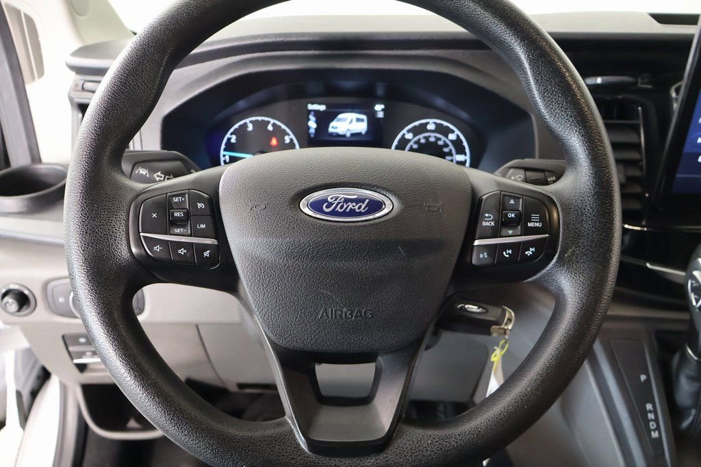 Used 2023 Ford Transit 350 XLT image 3