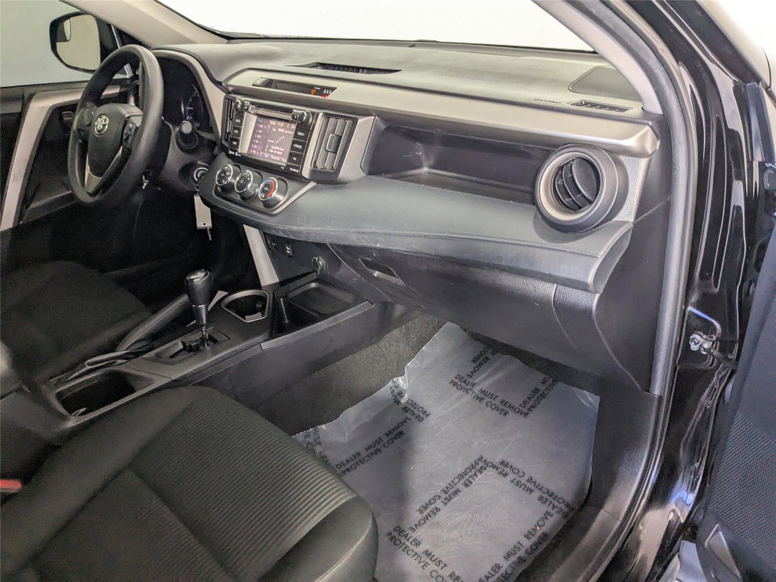 Used 2018 Toyota RAV4 LE image 21