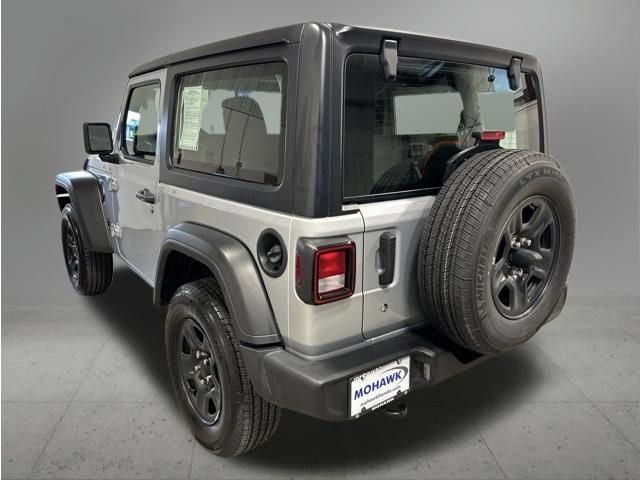 Used 2023 Jeep Wrangler Sport AWD/4WD image 3