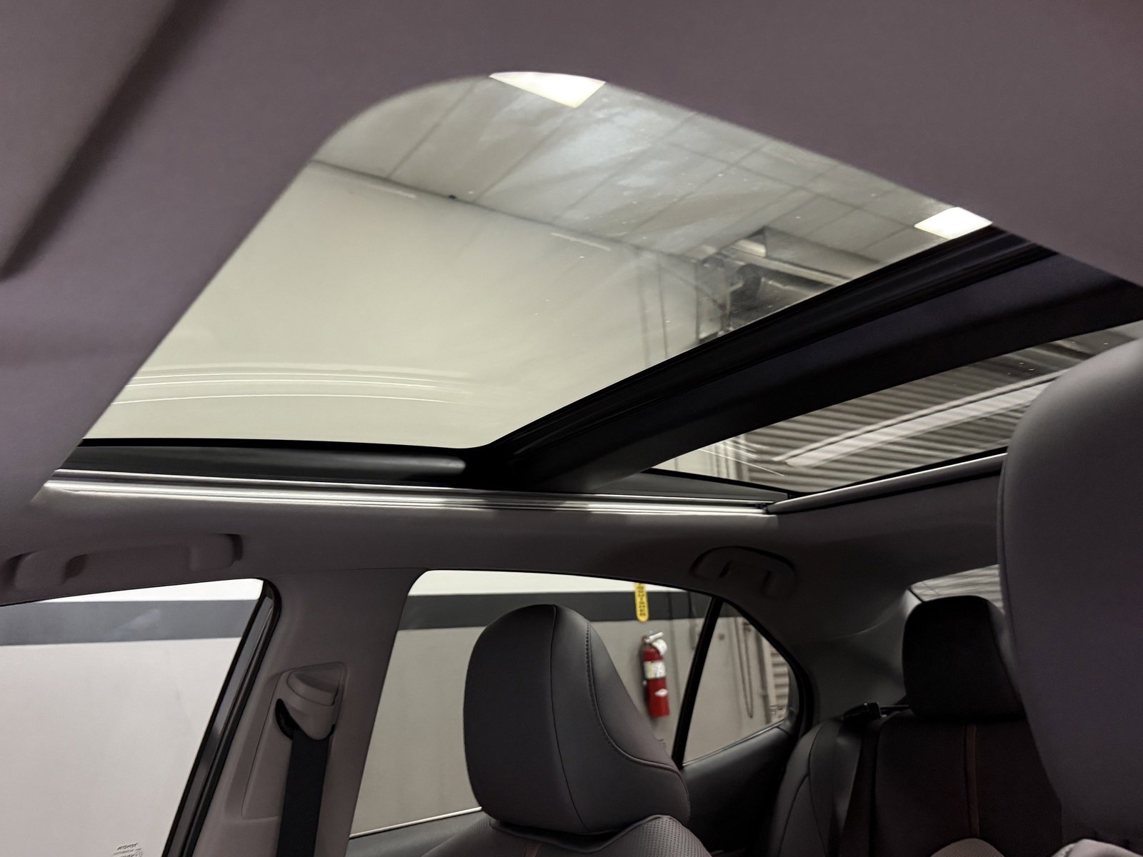 Used 2020 Toyota Camry XLE image 23