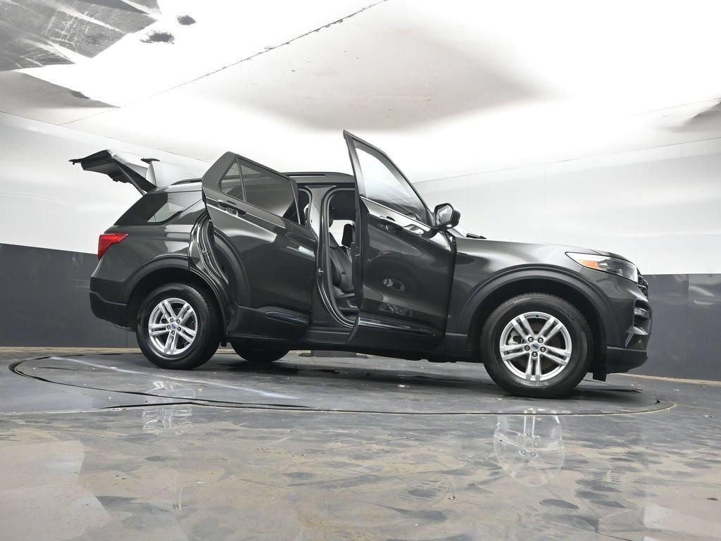 Used 2024 Ford Explorer XLT w/ Equipment Group 202A AWD/4WD image 38