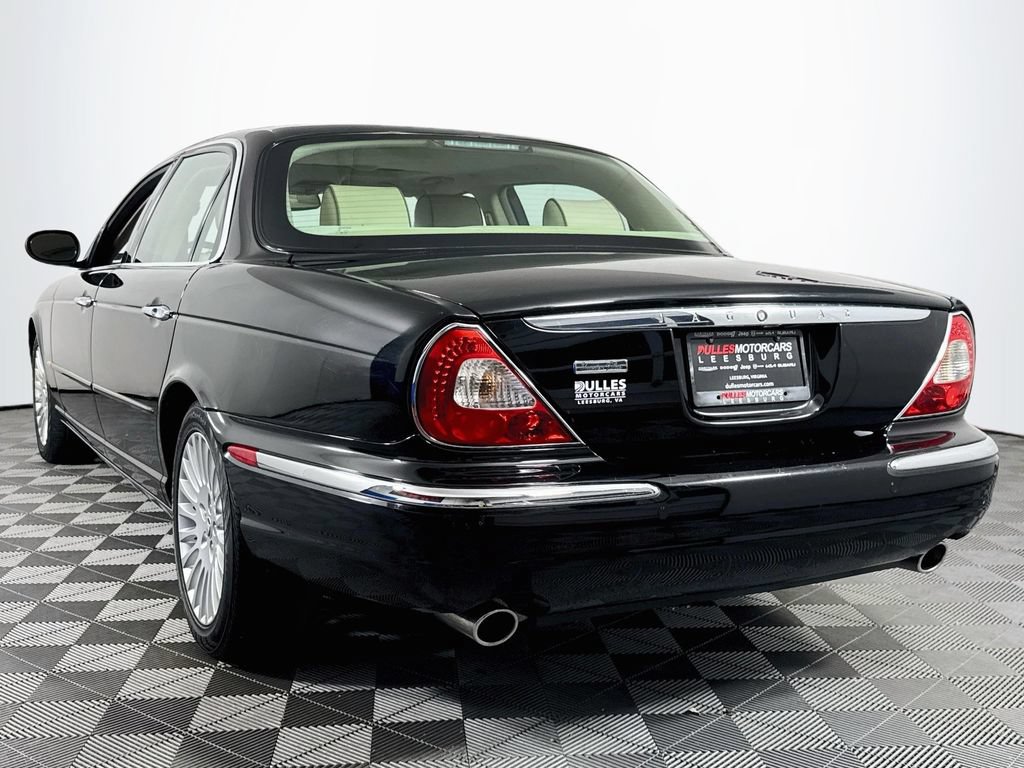 Used 2005 Jaguar XJ8 RWD image 5