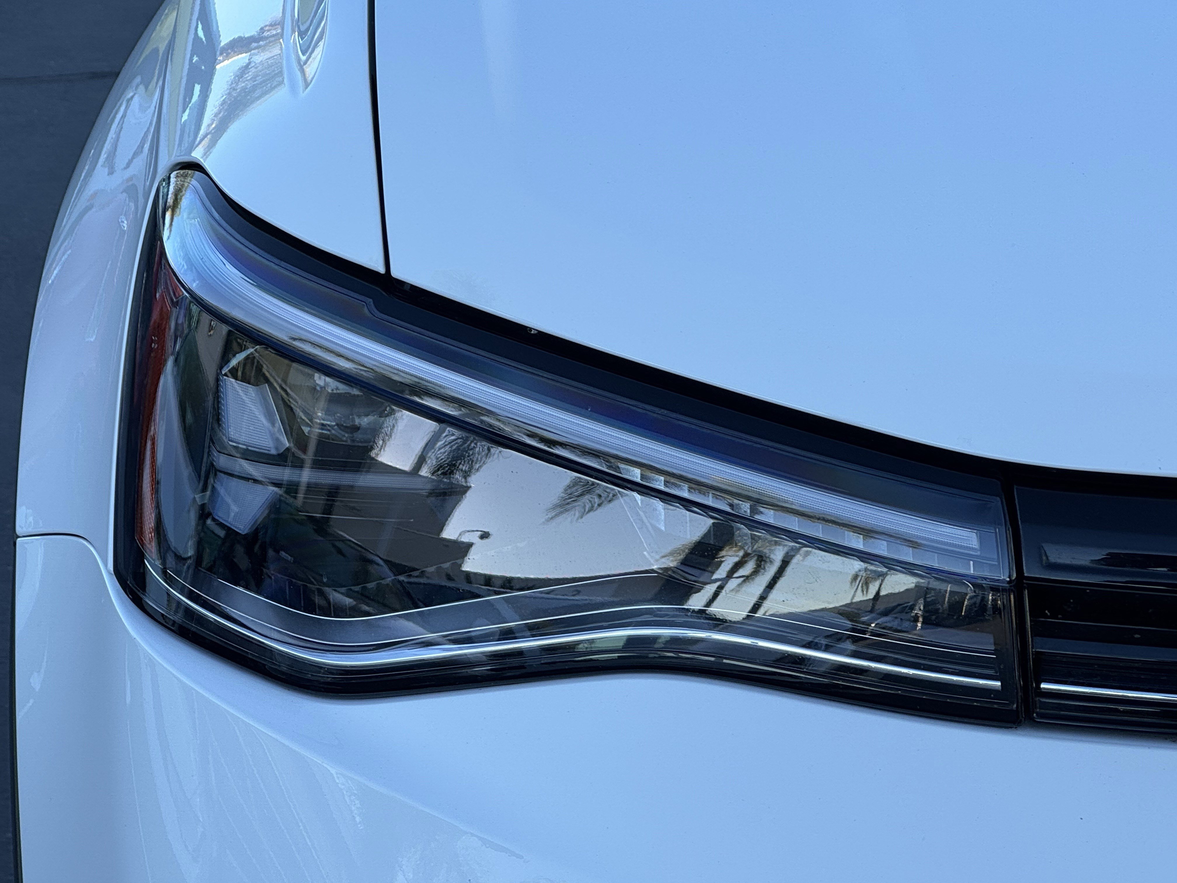 Certified 2025 Volkswagen Taos SE image 6