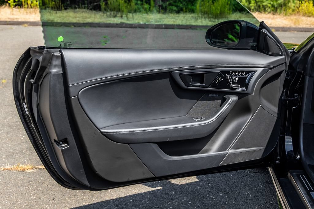 Used 2018 Jaguar F-TYPE R AWD/4WD image 19