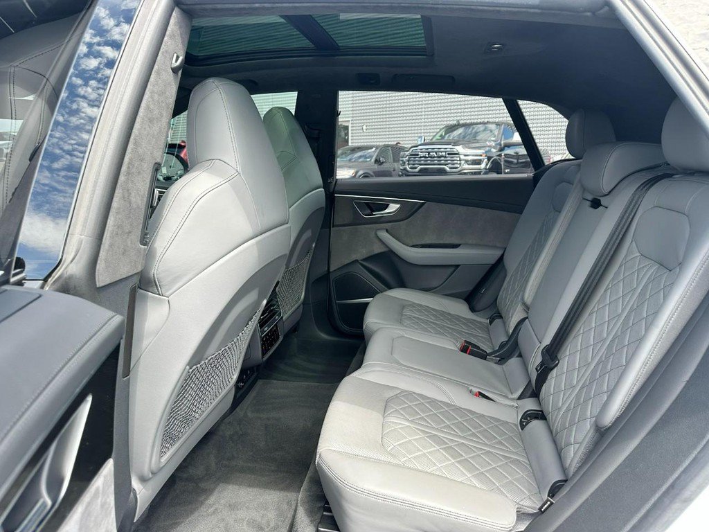 Used 2022 Audi SQ8 Prestige AWD/4WD image 10