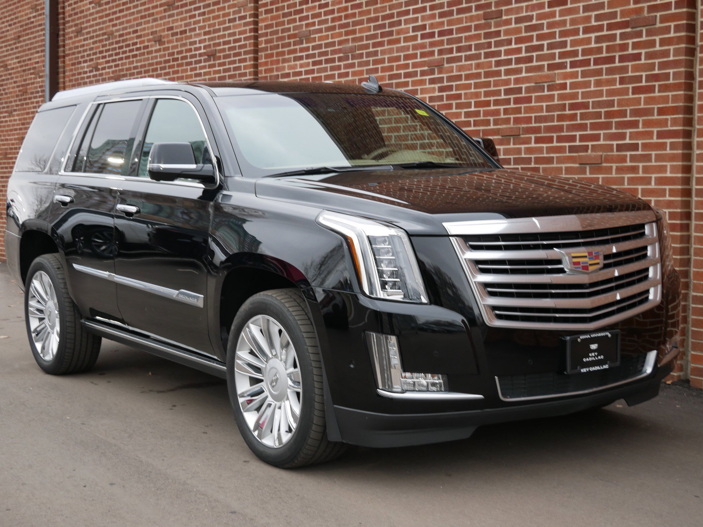 Used 2018 Cadillac Escalade Platinum AWD/4WD image 27
