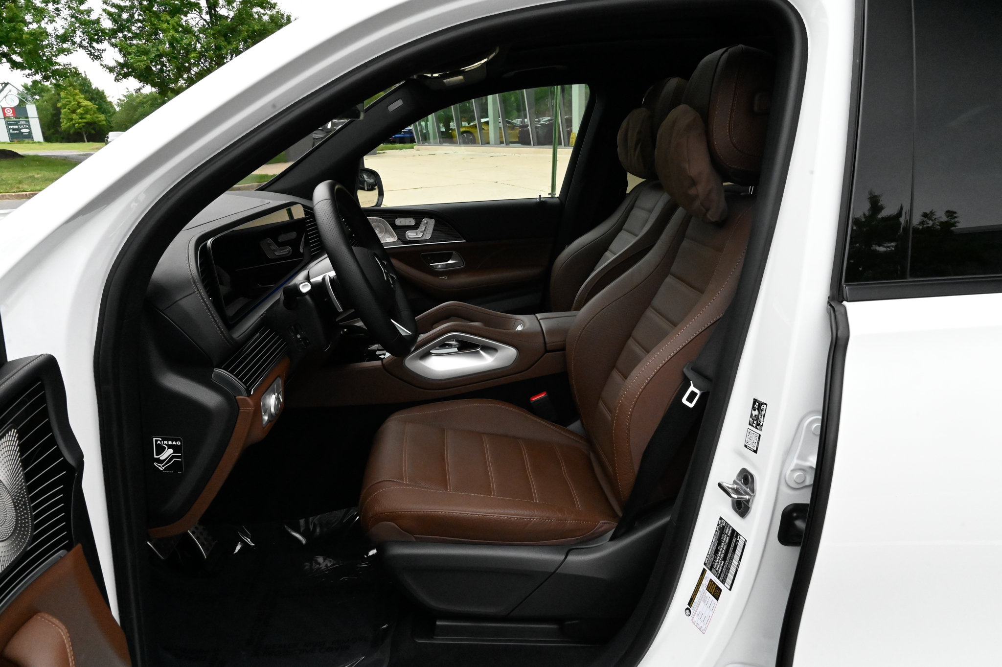 Used 2025 Mercedes-Benz GLS 580 4MATIC image 18