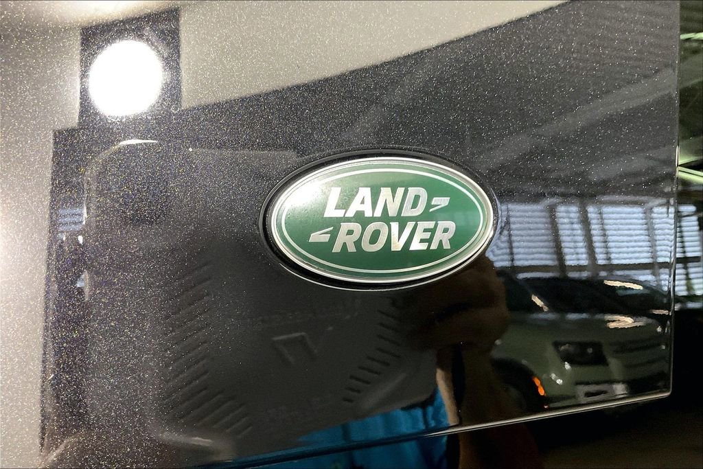 Used 2024 Land Rover Defender 110 V8 image 31