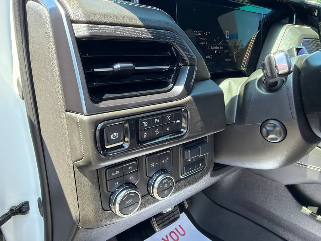 Certified 2025 GMC Yukon AT4 Ultimate w/ LPO, Floor Liner Package AWD/4WD image 25