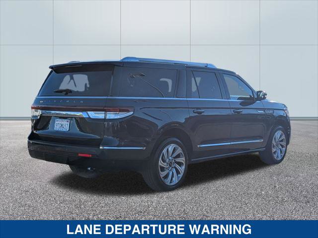 Used 2024 Lincoln Navigator L Reserve image 4