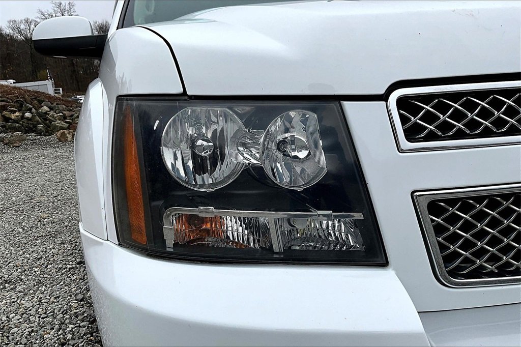 Used 2013 Chevrolet Suburban LT image 28