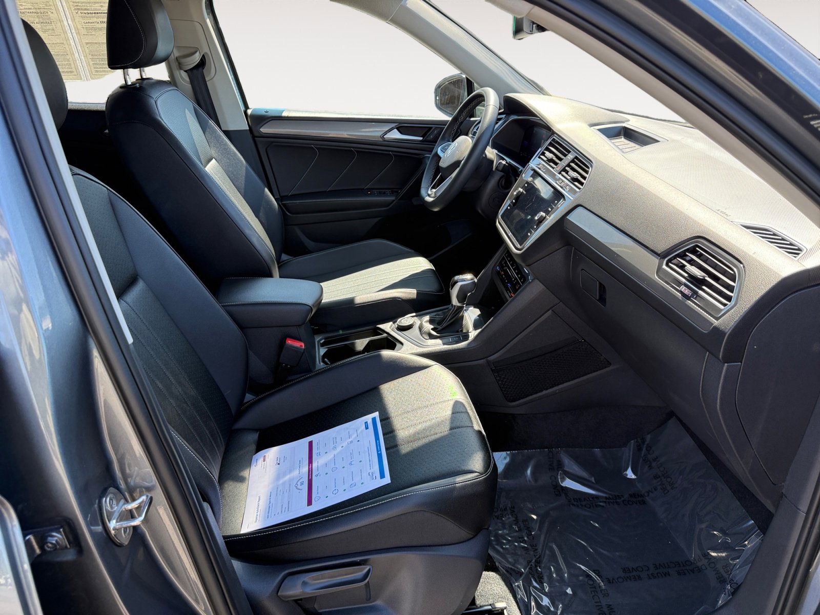 Certified 2022 Volkswagen Tiguan SE image 19