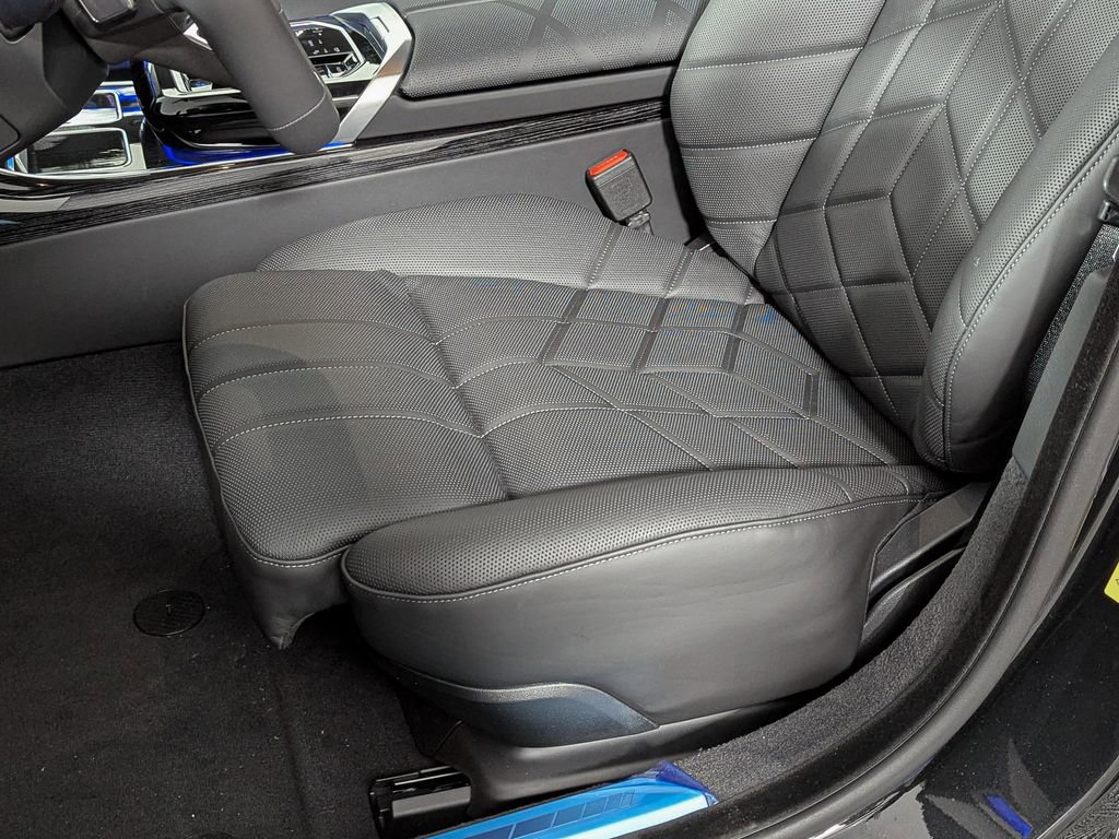 New 2026 BMW i7 xDrive60 image 17