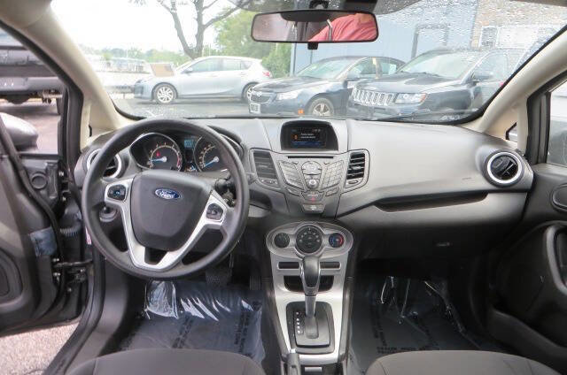 Used 2019 Ford Fiesta SE image 16
