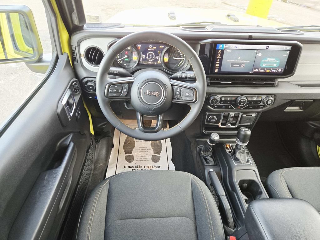 Used 2024 Jeep Wrangler Unlimited w/ Convenience Group AWD/4WD image 10