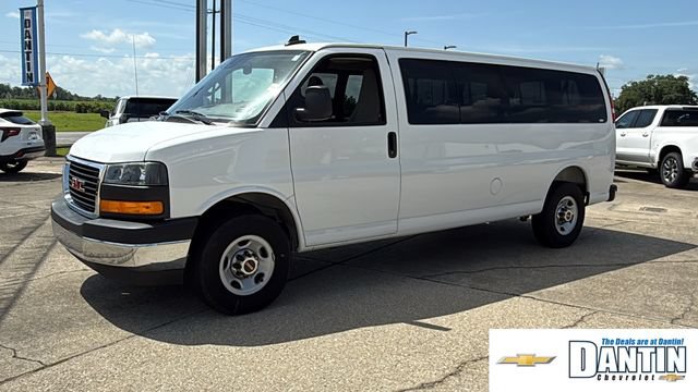 Used 2025 GMC Savana 3500 LT w/ LT Preferred Equipment Group RWD image 3