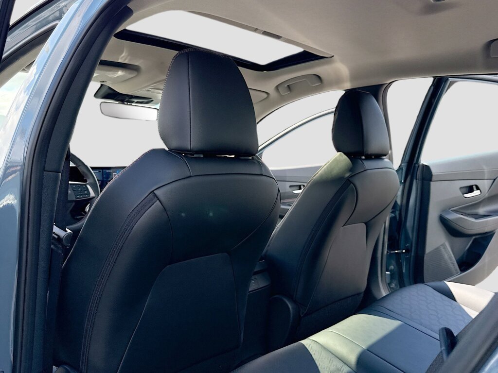 New 2026 Nissan Sentra SR FWD image 6