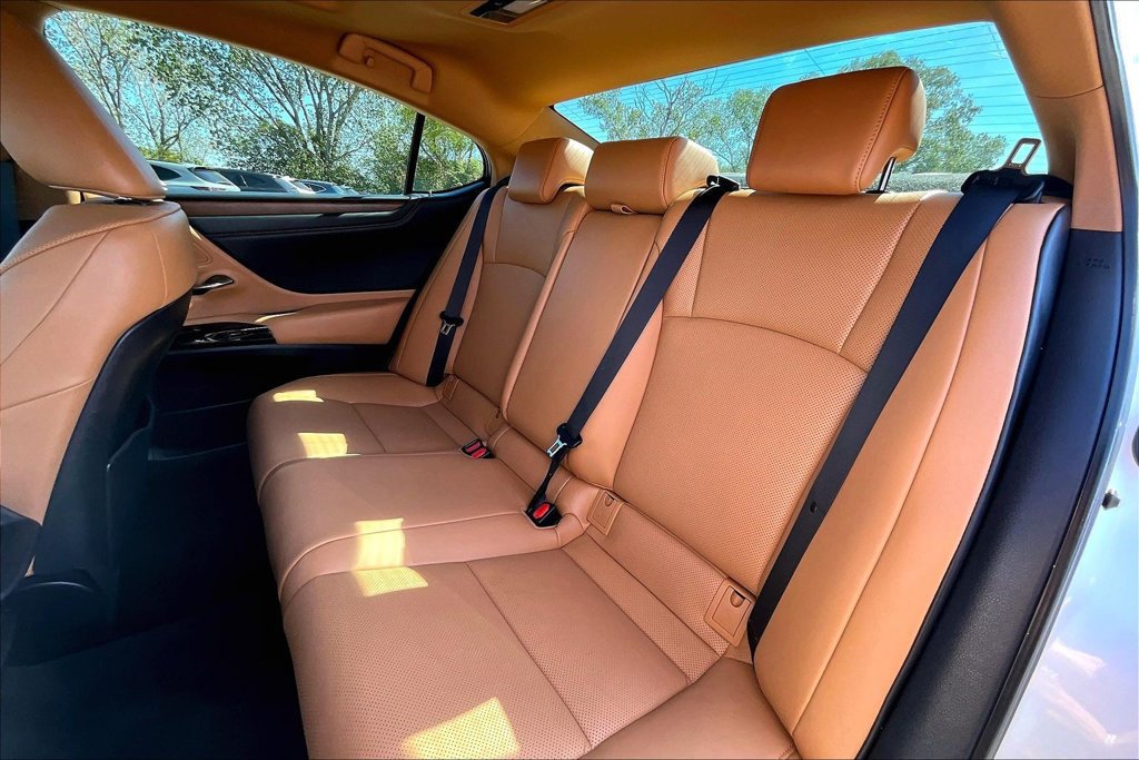 Used 2024 Lexus ES 350 w/ Premium Package FWD image 36