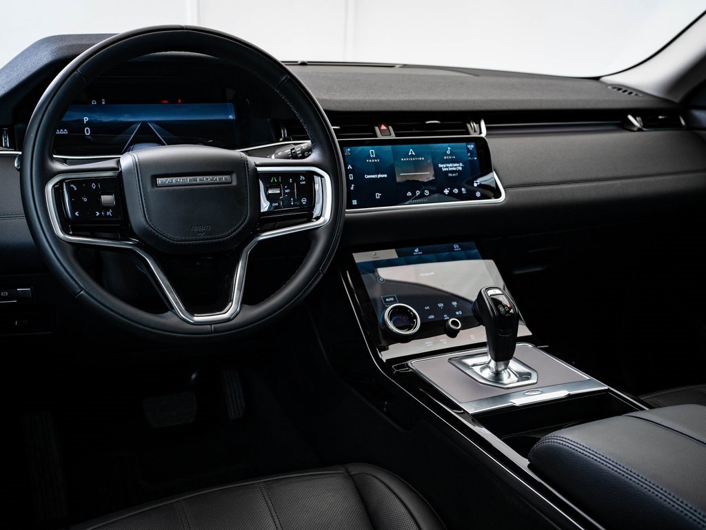 Used 2023 Land Rover Range Rover Evoque SE image 4