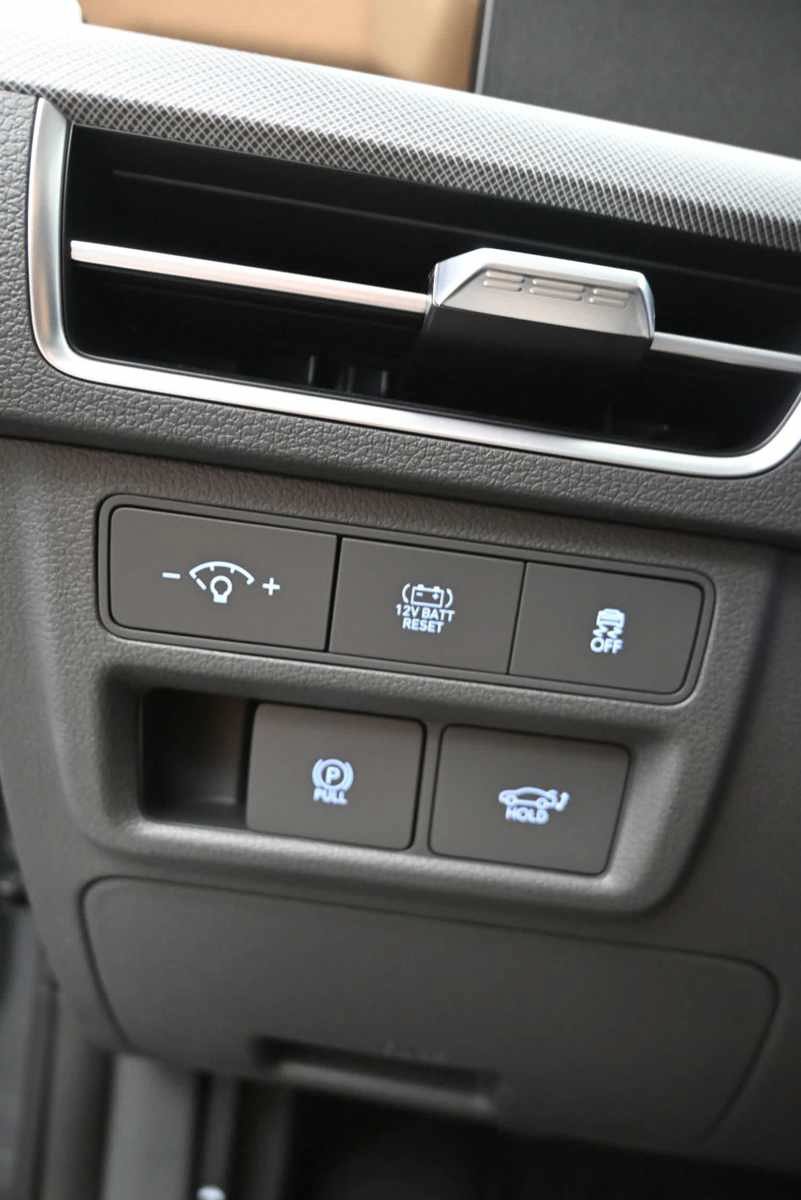 New 2026 Hyundai Sonata Limited FWD image 25