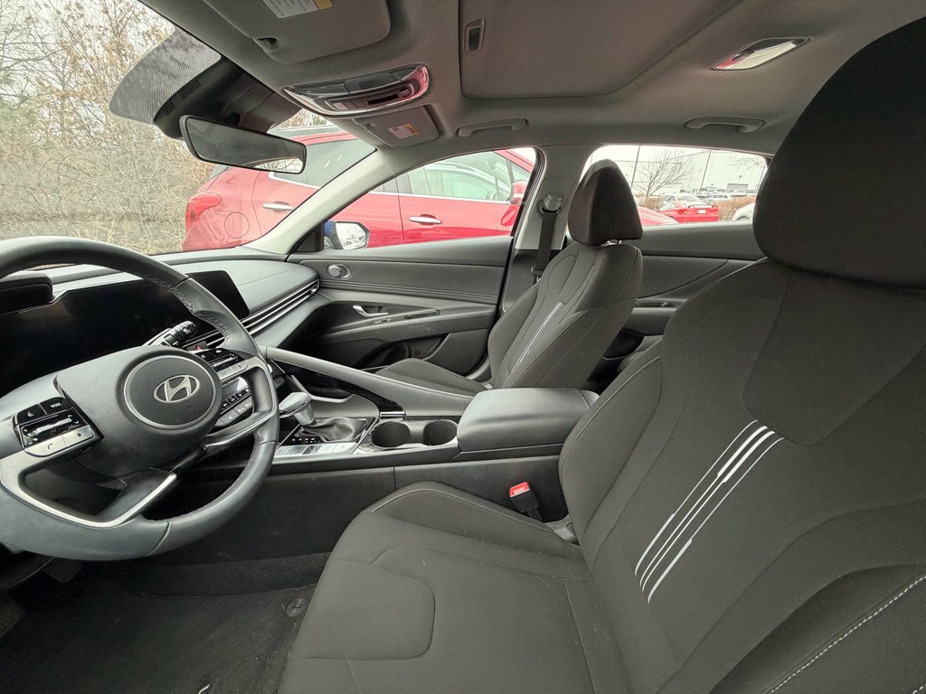 Used 2024 Hyundai Elantra SEL w/ Convenience Package image 9