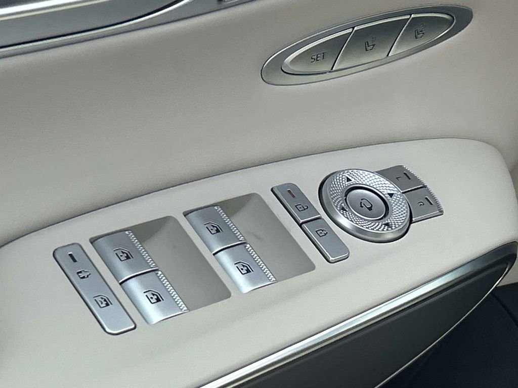 New 2026 Genesis GV70 2.5T Select image 18