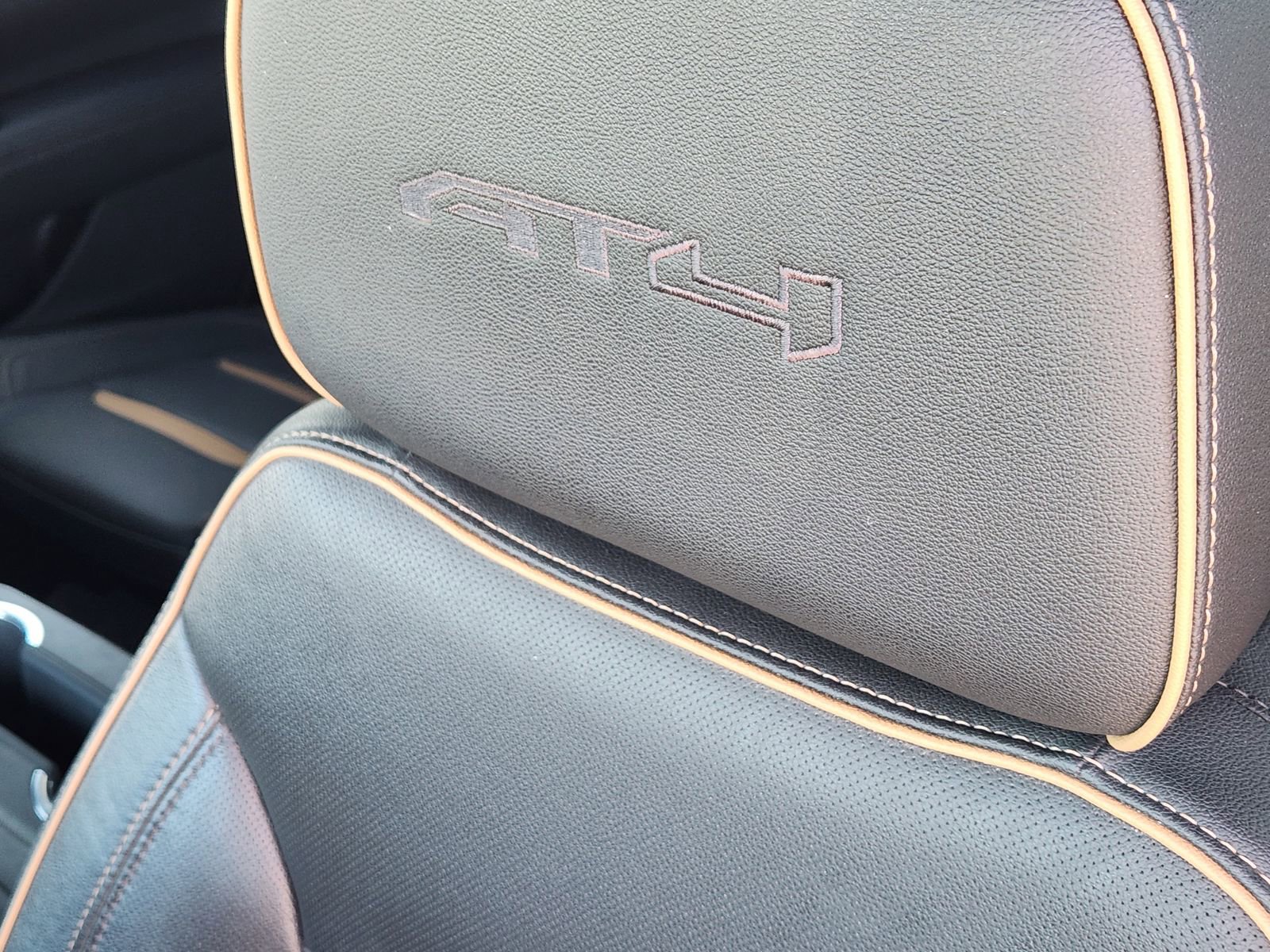 Used 2022 GMC Yukon AT4 image 18