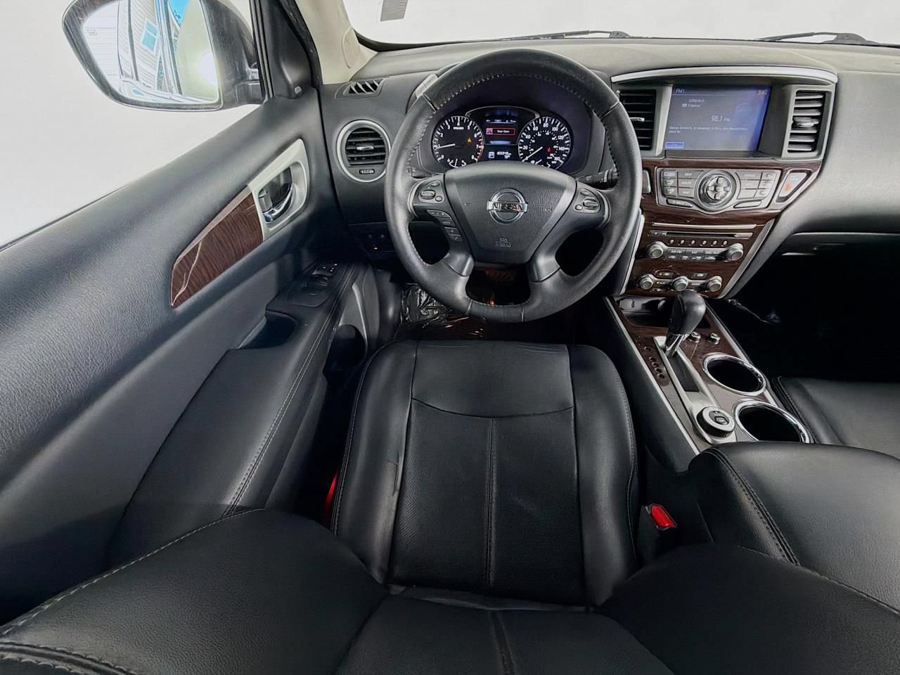 Used 2015 Nissan Pathfinder Platinum w/ Family Entertainment Package AWD/4WD image 13