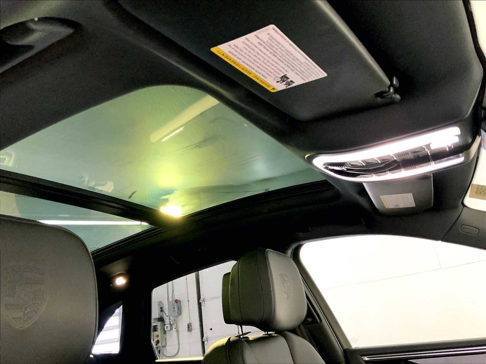 Certified 2023 Porsche Macan image 20