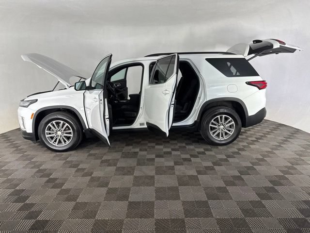 Used 2023 Chevrolet Traverse LT AWD/4WD image 11