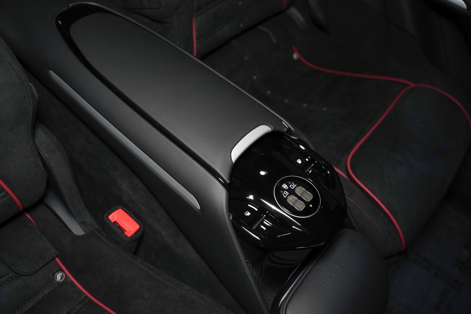Used 2026 Ferrari Purosangue AWD/4WD image 42