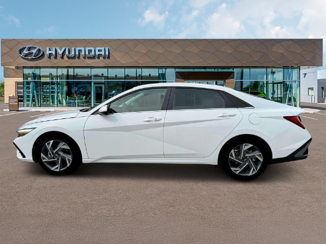 New 2025 Hyundai Elantra SEL FWD image 3