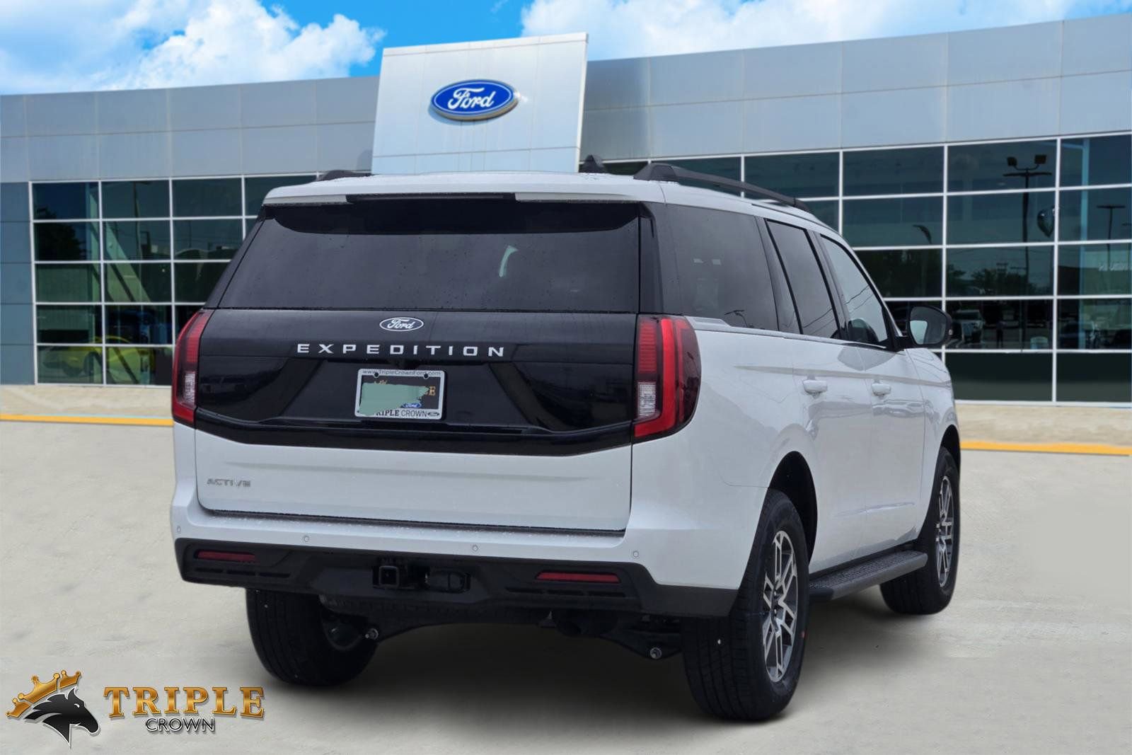 New 2026 Ford Expedition Active image 4