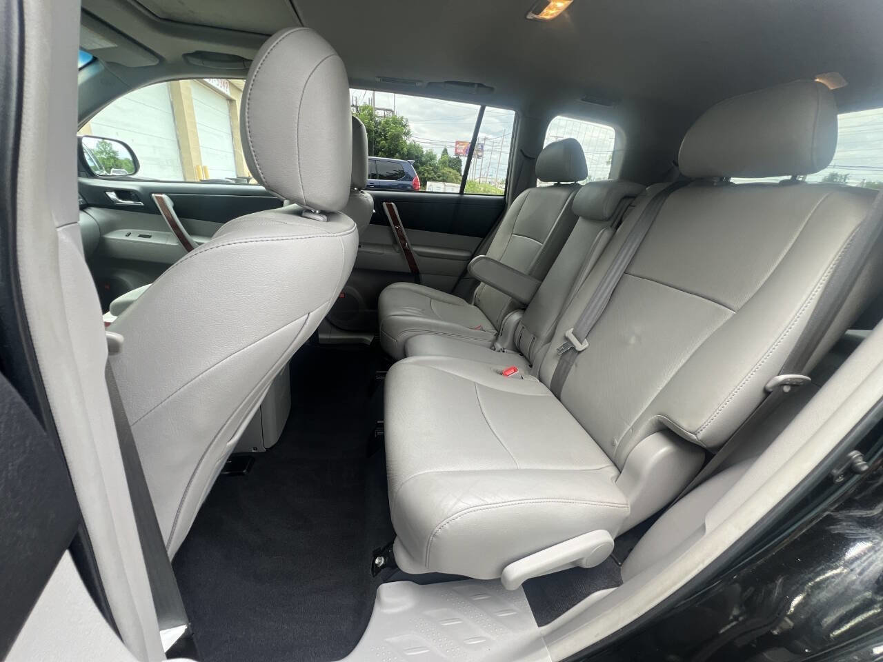 Used 2013 Toyota Highlander Limited image 11