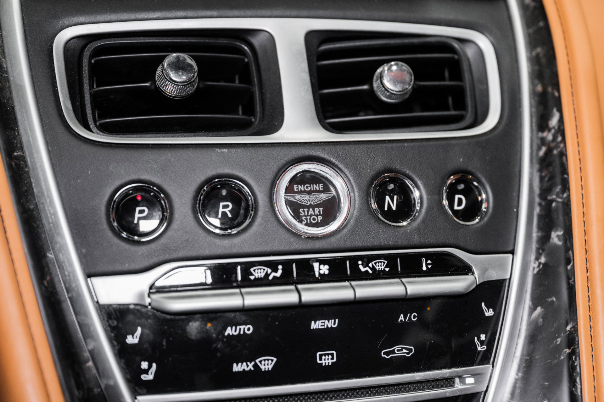 Used 2017 Aston Martin DB11 V12 image 26