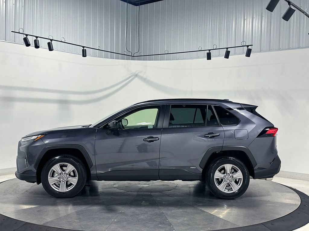 Used 2025 Toyota RAV4 LE AWD/4WD image 13