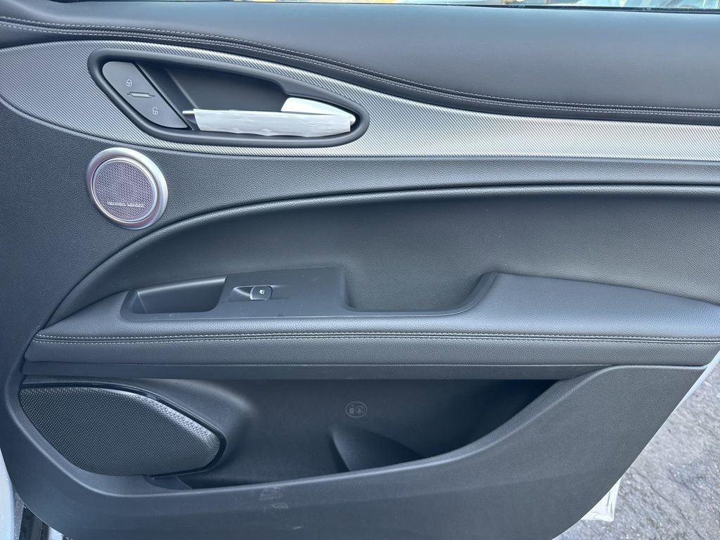 New 2026 Alfa Romeo Stelvio Sprint image 21