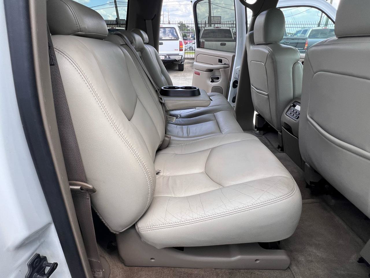 Used 2004 GMC Yukon XL SLT w/ Preferred Equipment Group RWD image 31