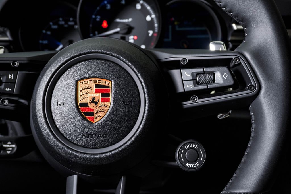 New 2026 Porsche Macan Turbo image 19