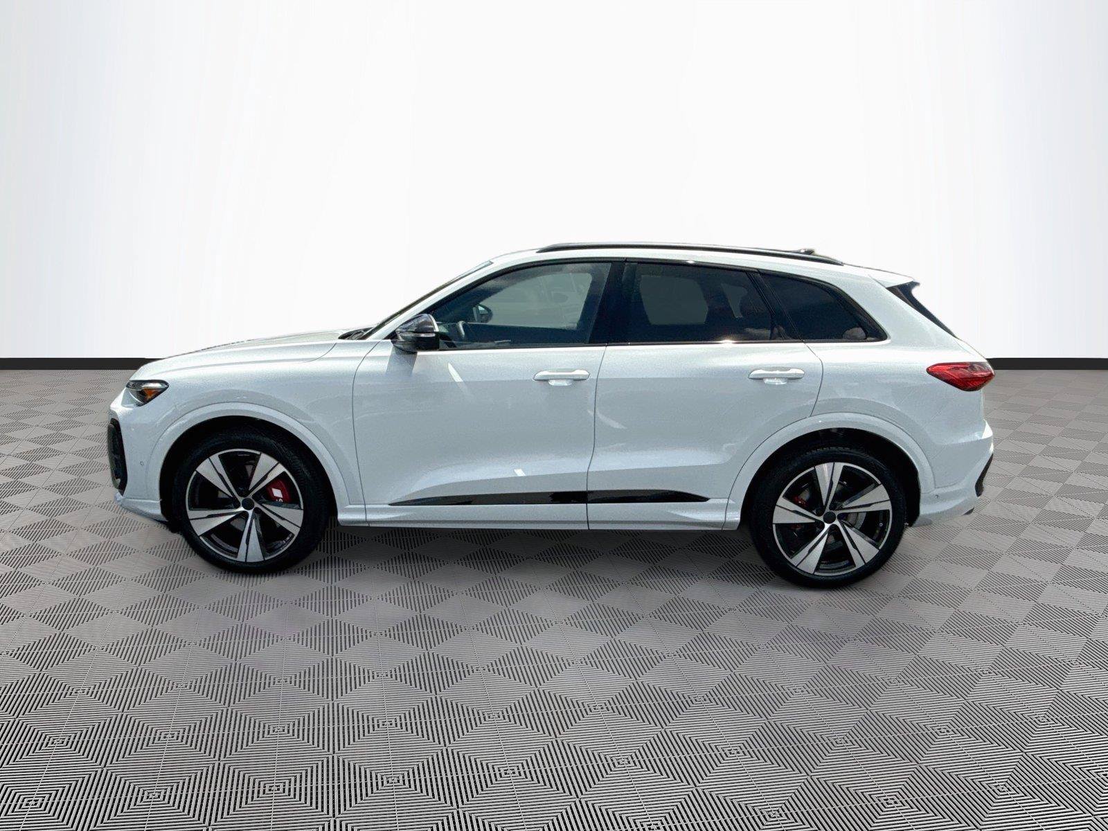 New 2026 Audi SQ5 Prestige AWD/4WD image 4